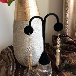 Beautiful gold tone and crystal tassle earrings!